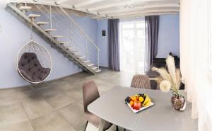 Апартаменти дворівневі на віллі с садом