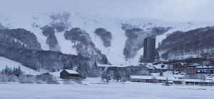 Authentique chalet vue sur le lac et les pistes