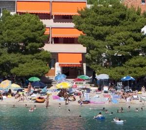 Apartment in Tucepi with sea view, balcony, air conditioning, WiFi 3674-1