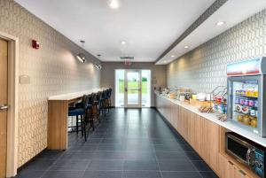 Microtel Inn & Suites by Wyndham Farmington