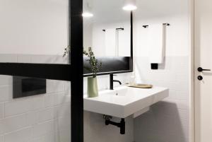 VIVA Miragaia Downtown