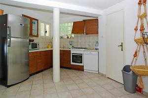 Holiday house in Tri Porte Potirna with sea view, terrace, air conditioning, WiFi 166-1