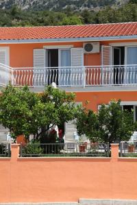 Apartment in Podgora with sea view, terrace, air conditioning, WiFi 849-3 