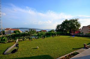 Apartment in Kastel Sucurac with sea view, balcony, air conditioning, WiFi 570-1