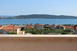 Apartment in Kastel Sucurac with sea view, balcony, air conditioning, WiFi 570-3