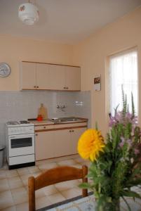 Apartment in Barbat with sea view, balcony, air conditioning 660-4 