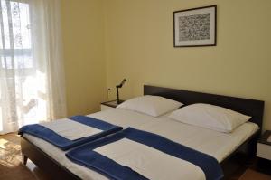 Apartment in Barbat with sea view, balcony, air conditioning 660-4 