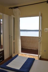 Apartment in Barbat with sea view, balcony, air conditioning 660-4