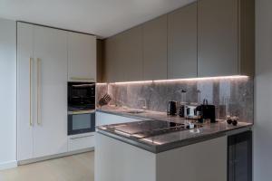 EXQUISITE DIGITAL NOMADS LARGE DESIGN HOUSE Off REGENTS PARK