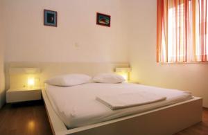 Apartment in Zadar with sea view, balcony, air conditioning, WiFi 858-2