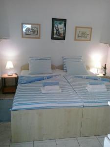 Studio apartment in Veli Rat with sea view, balcony, washing machine 882-1