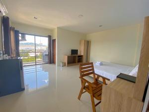 Tha-ruea Residence