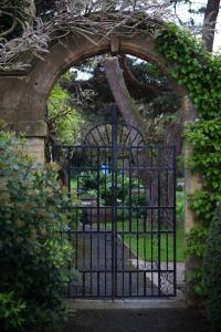 Coopers Lane, Evesham, Worcestershire WR11 1DA, England.