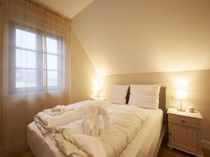 Reetland am Meer - Premium Reetdachvilla mit 3 Schlafzimmern, Sauna und Kamin F04