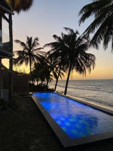 RCH LUXURY HOTEL & POOL