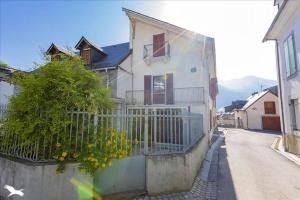 Maison de 4 chambres avec vue sur la ville jardin clos et wifi a Luz Saint Sauveur