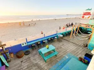 ITH San Diego Beach Bungalow Surf Hostel - Rosarito