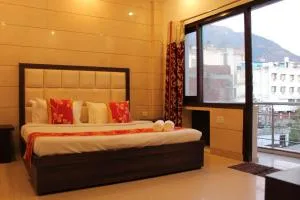 Trimrooms Katra Railway Station - Doda