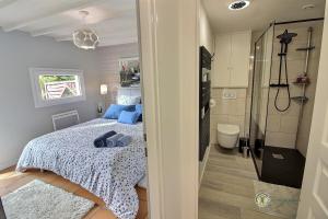 at the gite du bois damore in a quiet area 2,5km from the city - from the sea