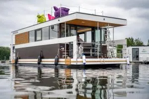 Hausbót na Vltavě - Rabyně