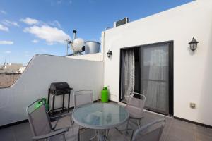 833-Lovely 1 Bedroom Penthouse