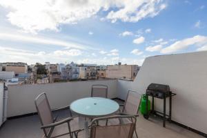 833-Lovely 1 Bedroom Penthouse