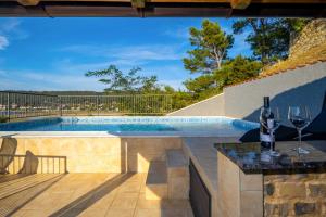 Apartment in Supetarska Draga with sea view, balcony, air conditioning, WiFi 3321-1 