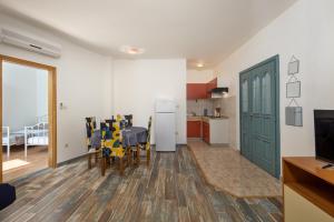 Apartment in Supetarska Draga with sea view, balcony, air conditioning, WiFi 3321-1