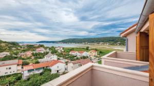 Apartment in Supetarska Draga with sea view, balcony, air conditioning, WiFi 3321-3 