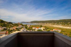 Apartment in Supetarska Draga with sea view, balcony, air conditioning, WiFi 3321-4