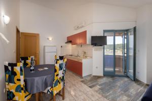 Apartment in Supetarska Draga with sea view, balcony, air conditioning, WiFi 3321-4