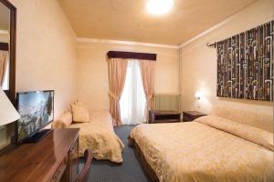 Triple Room room in Country Club Hotel & Suites
