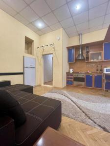 One bedroom right near metro Olympiyska