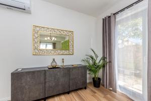 Apartment VIKTORIJA with private pool 