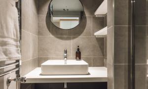 Apex2100 International Ski Academy Tignes