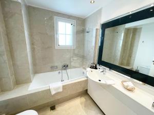 Deluxe Suite room in Theoxenia House Hotel