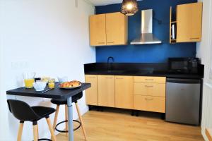LECRIN Logement tout confort wifi, centre-ville, parking privé