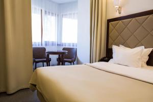 Superior Double or Twin Room room in Hotel Myslyvskiy Dvir