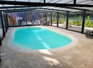 Villa confortable à Carlux avec piscine privée et jardin - Limejouls