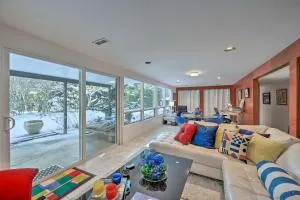 Edmonds Apartment with Private Wine Cellar! - 林伍德