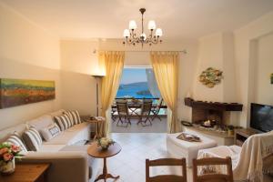 Villa Meliti - private villa with stunning seaviews, infinity pool, close to the beach