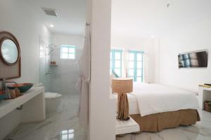 Loccal Collection Hotel Komodo