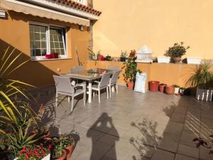 Grosse Terrasse. Modern. Home office. Solarium