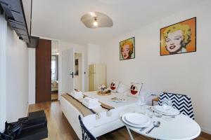 Appartements Buttes Chaumont - Sunny 2P apartment : photos des chambres