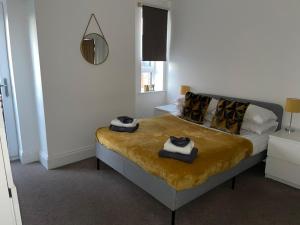 City Centre Duplex Sleeps 4 #H9