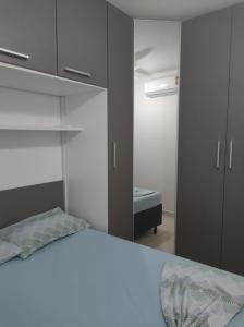Apartamento 500m Praia da Enseada Guarujá varanda e vaga de garagem