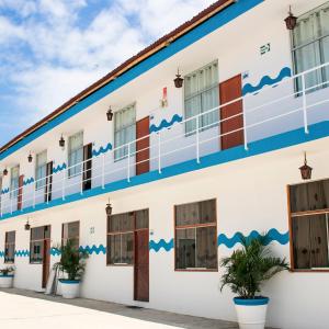 Nauti-k Beach Hotel