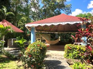 Acogedora Casa Rural en plena naturaleza frente al Río con piscina Bonao