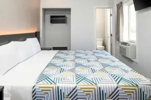 Motel 6 San Pedro, CA Port of Los Angeles - 威尔明顿