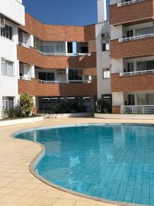 Apto Ingleses 2 Quartos e Piscina à 30 mts do mar